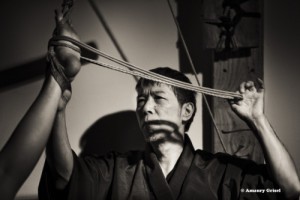 Bingo Shigonawa at La place des cordes Photography : Amaury…