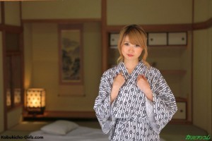 JAV Idol, Hinata Aizawa Gets Shaved Pussy Fucked at the Onsen Resort