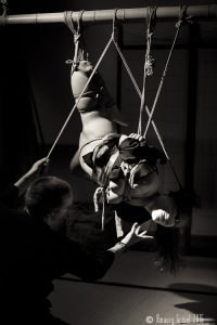 kinbakuluxuria:

Preview from our show in Paris. Soon the full…