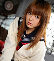 Cute babe Rui Natsukawa showing off her body